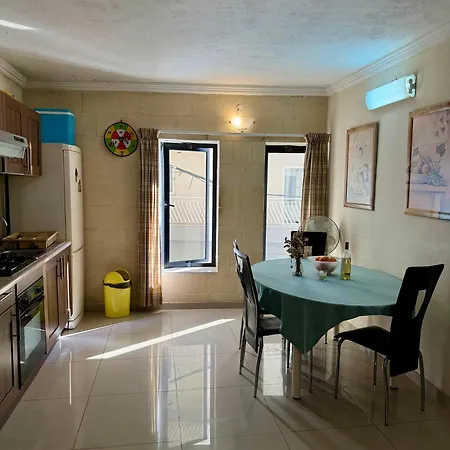 아파트 Maltese Spacious Flat *