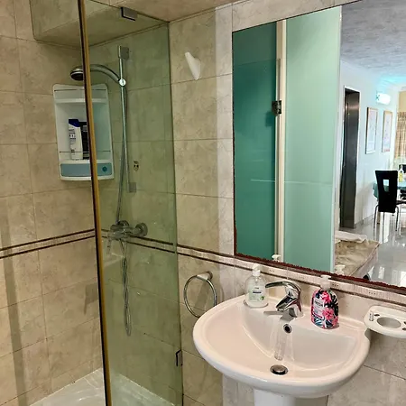 Maltese Spacious Flat San Ġiljan