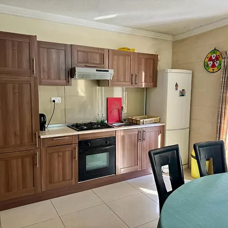 Apartment Maltese Spacious Flat San Ġiljan
